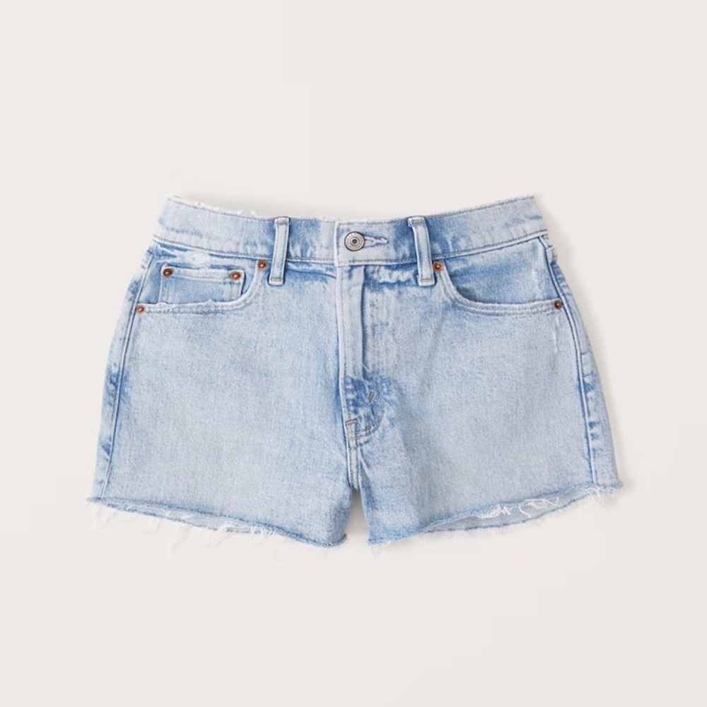 NWT Curve Love Mid Rise Mom Short by Abercrombie